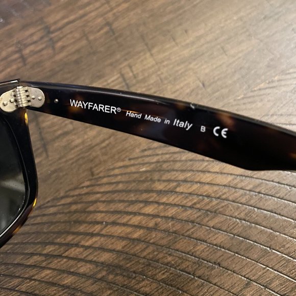 ! NWOT ! Authentic Ray-Ban Wayfarer Sunglasses - Picture 4 of 5